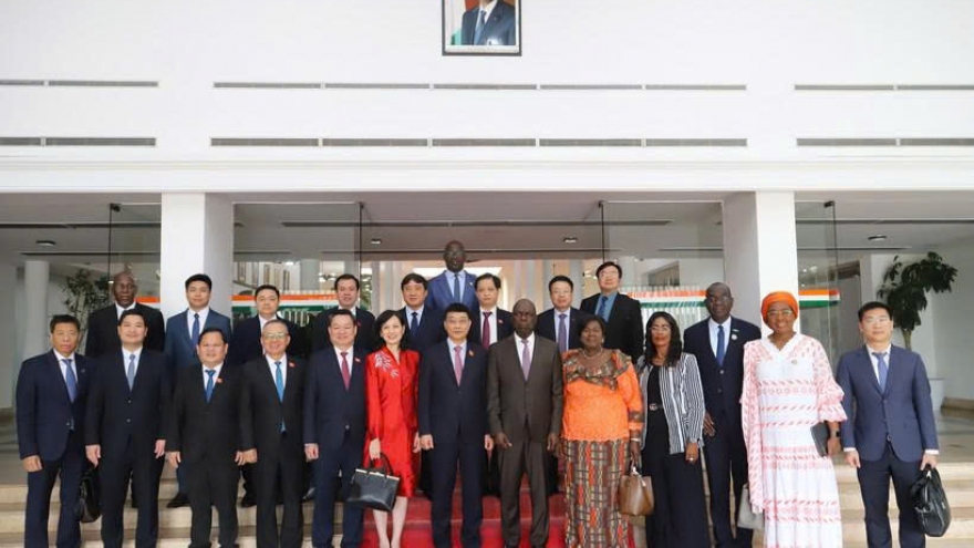 Vietnam enhances friendship, cooperation with Côte d’Ivoire